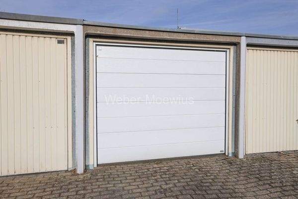 3475 Garage mit elektr. Sektionaltor