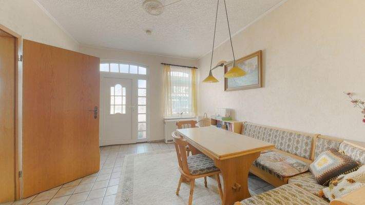 Esszimmer Wohnung rechts