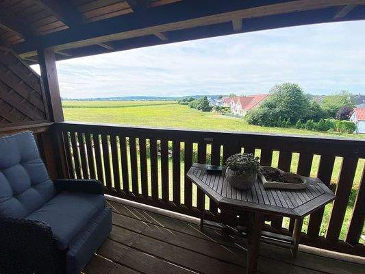 Südbalkon mit Blick in die Kühlung