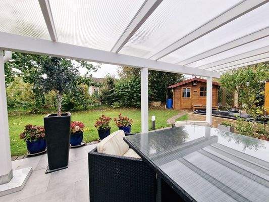 überdachte Terrasse