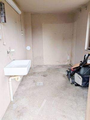 Raum hinter Garage (1)