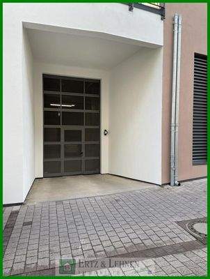 Gesicherter Parkraum durch Toranlage