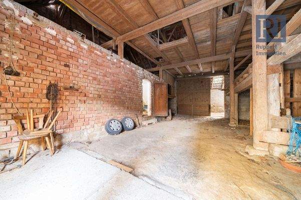 Scheune, Nebengebäude