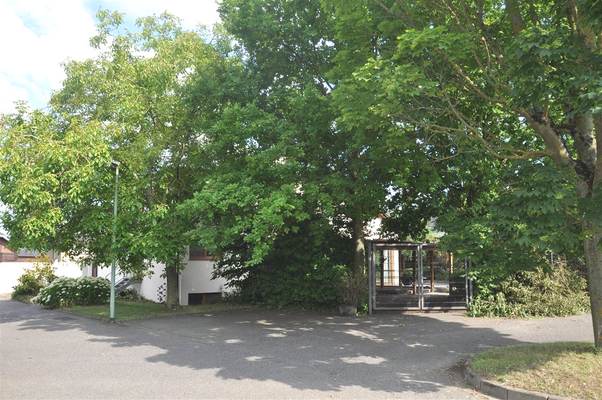 Blick von der Strasse