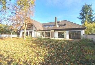 Hinteransicht mit Gartenanteil