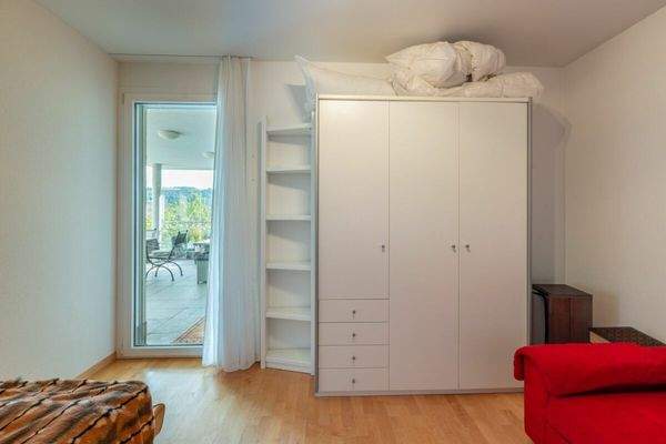 Geräumiges Zimmer / Homeoffice