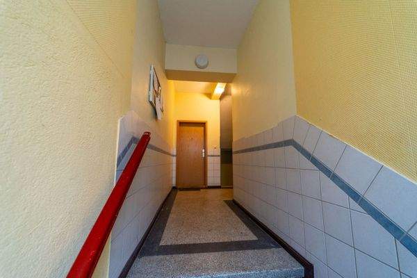 Hausflur + Treppenhaus