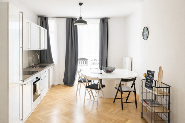 Wohnküche möbliert