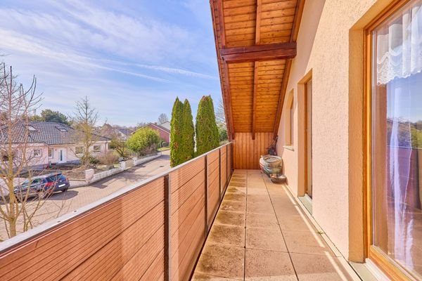Balkon mit Zugang zum Schlafzimmer und Studio - Einfamilienhaus 