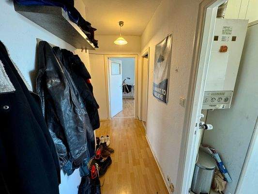 4. OG 3-Zimmer: Flur