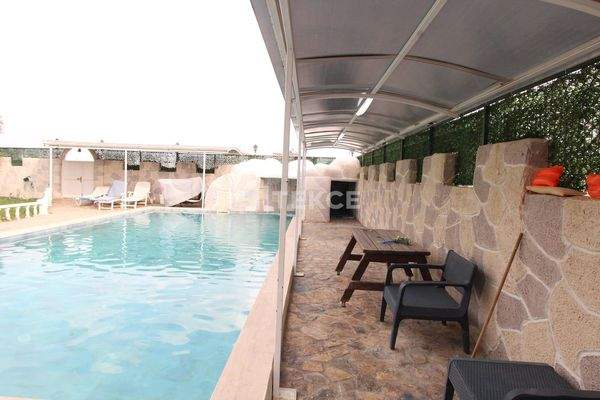 Villa with Pool and Annex Near Golf Courses in Kadriye