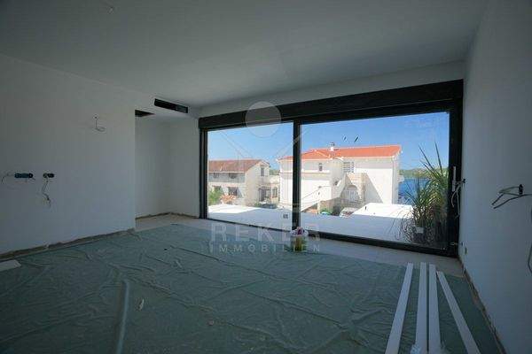 Moderner Luxus mit atemberaubendem Meerblick