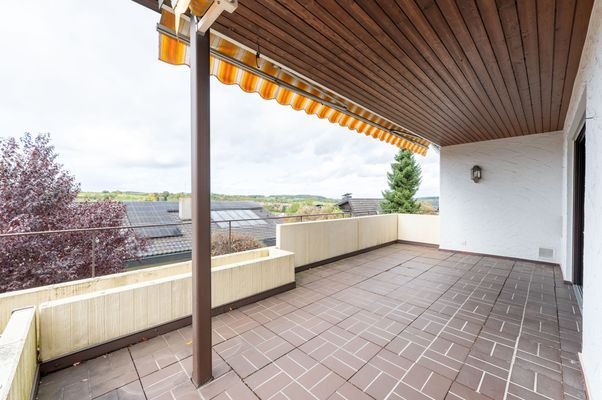 Balkon vor Wohnzimmer