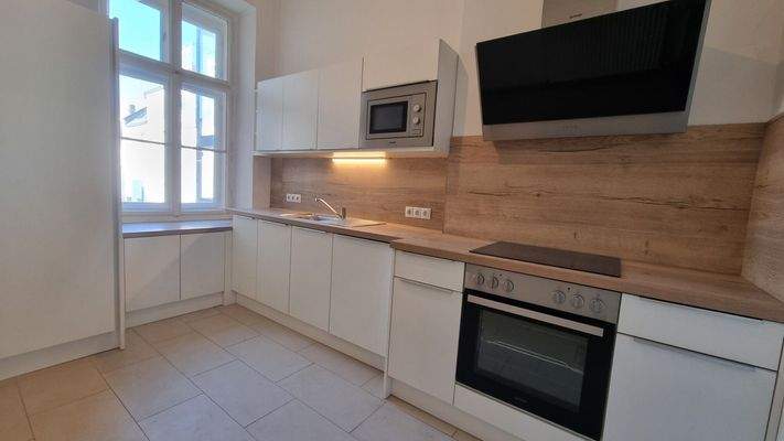 20251128_121528_resized