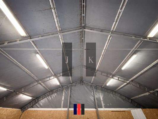 Halle Innenansicht 6