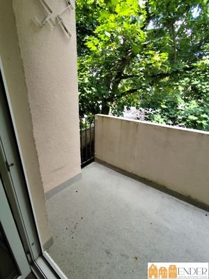 Kleiner Balkon!.jpg