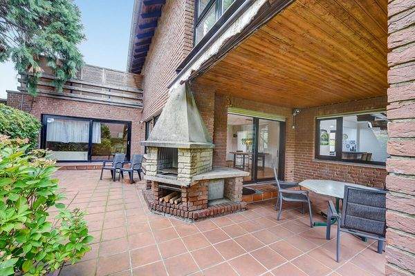 Terrasse mit Außenkamin