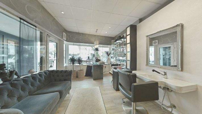 Gewerbeeinheit links