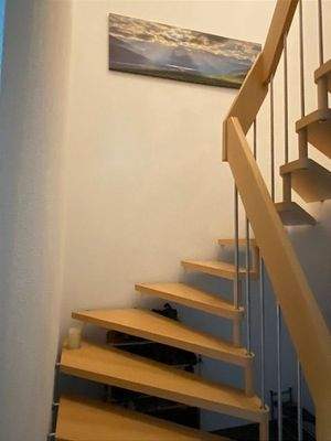 Treppe zur Wohnung 2 im OG