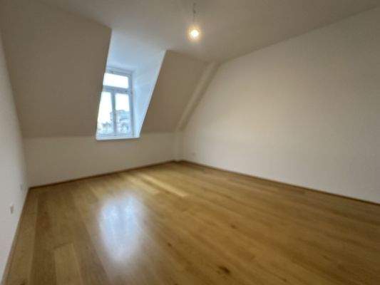 20251211_124416351_iOS