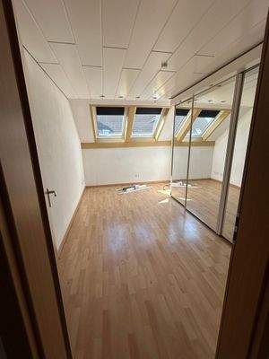 Ankleidezimmer DG - Ansicht I Eingang