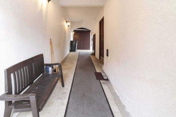 Zugang Garage, Werkstatt, Innenhof