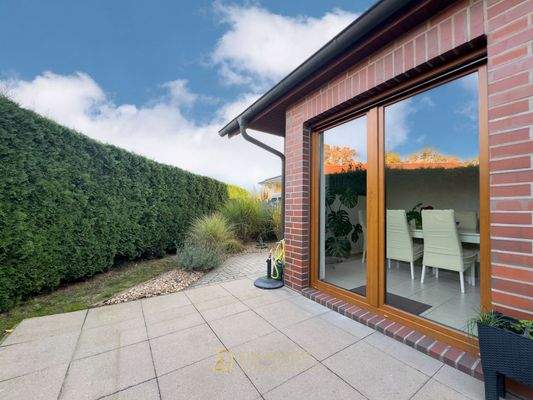 ELW: Terrasse & kleiner Garten