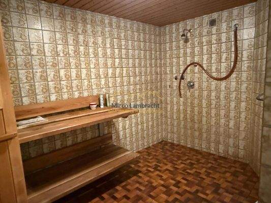 Dusche bei der Sauna