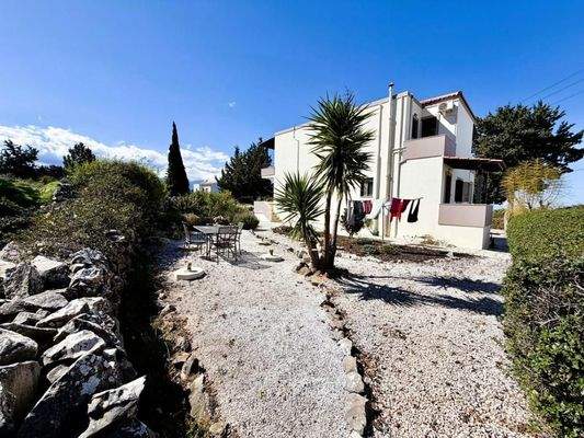 Villa mit Panoramablick auf Meer und weiße Berge auf einem 5.159 m² großen Privatgrundstück