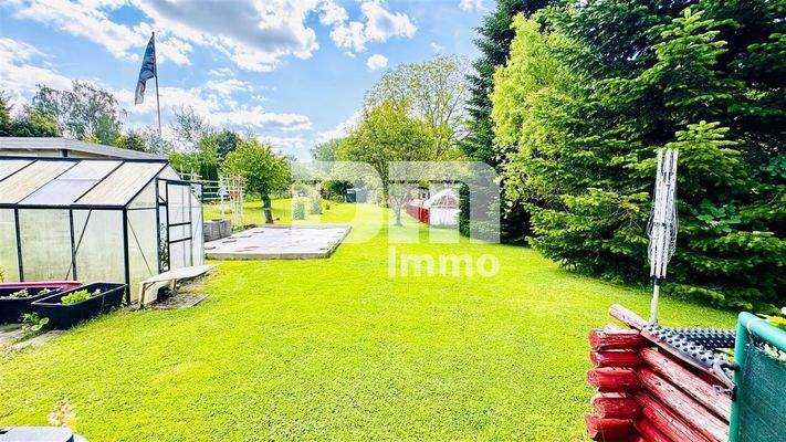 Gartenbereich / Gewächshaus / Pflanzbeet