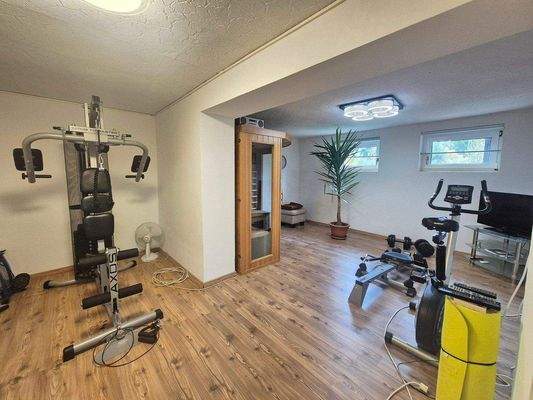 Raum 2 KG mit Sauna.jpg