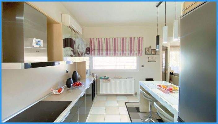 d33b47379c4844aab3dcb3db23bcc2eb-original