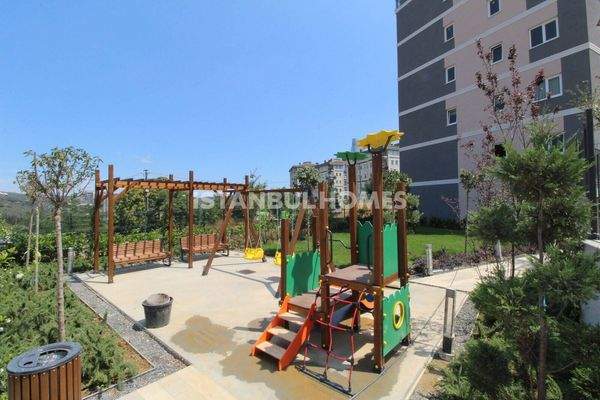 Modern Real Estate with Forest and City Views in Kagithane