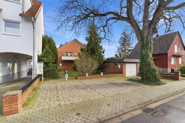 Vorgarten/Parkplätze