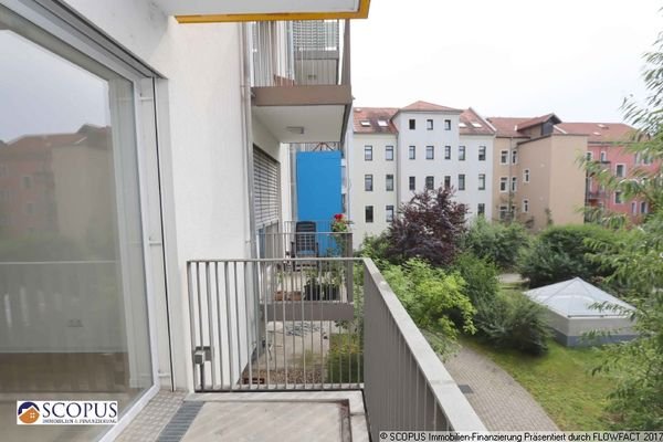 Balkon mit Ausrichtung zur Parkanlage