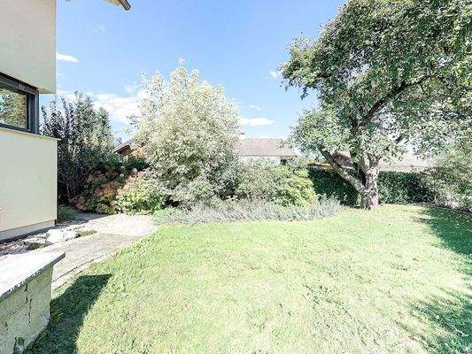 Garten Ostterrasse_.jpg