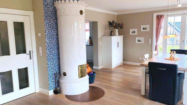 Antiker Kachelofen von Mylin