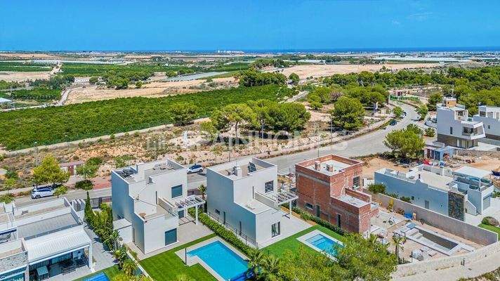 Stylish Detached Golf Villas in Pilar de la Horadada