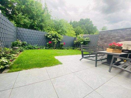 Garten + Terrasse.JPG