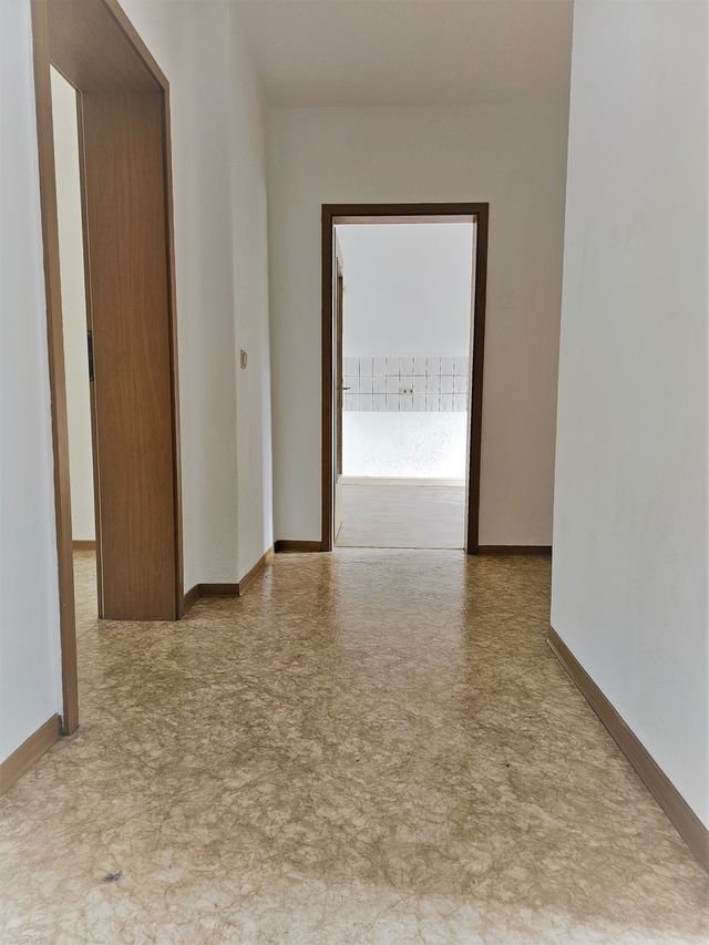 großzügige 3-Raum Wohnung in familienfreundlicher Umgebung - Bild 5