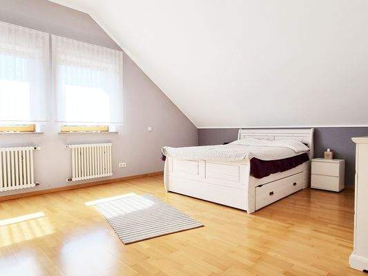 Attraktives EFH mit großzügigem Raumkonzept