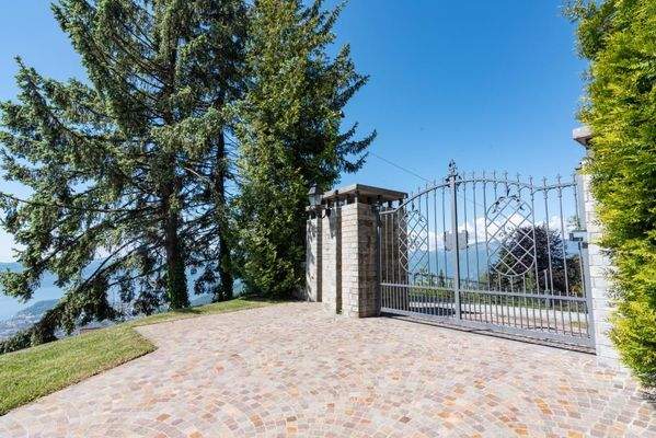 Elektisches Eingangstor