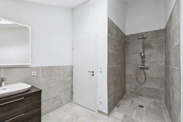 HS25_Badezimmer 2 - 1.OG