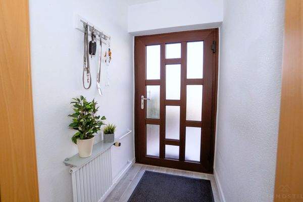 Eingangsbereich mit neuer Einganstüre