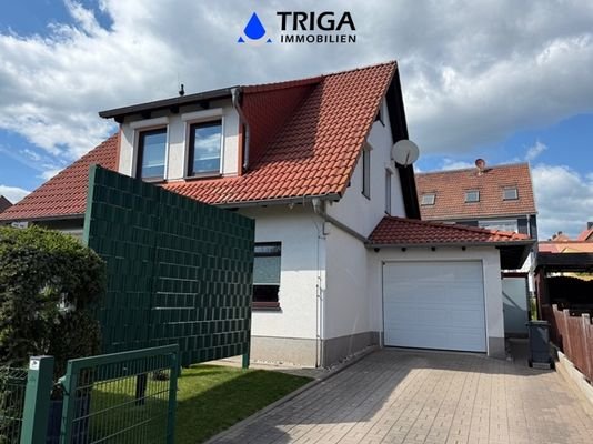 Garage mit Zugang zum Haus 
