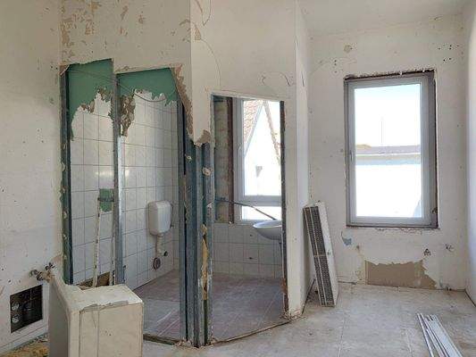 OG Wohnung rechts Küche und Bad