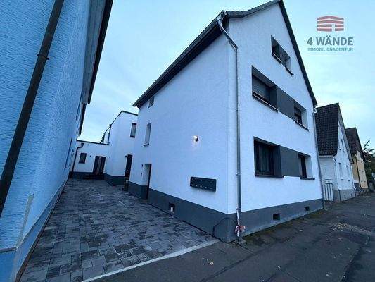 Außenansicht Vorderhaus Seitlich