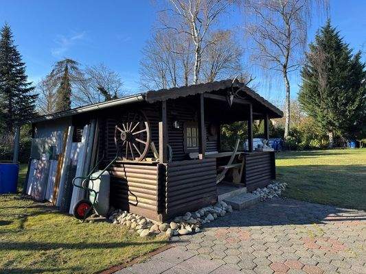 Partyhütte / Baugrundstück