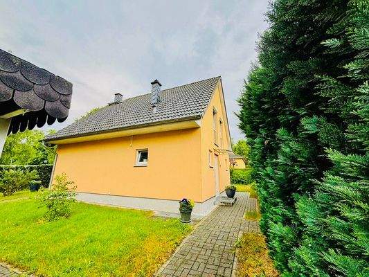 seitliche Hausansicht