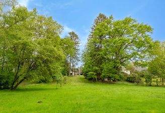 Großzügiges Baugrundstück in Hanglage